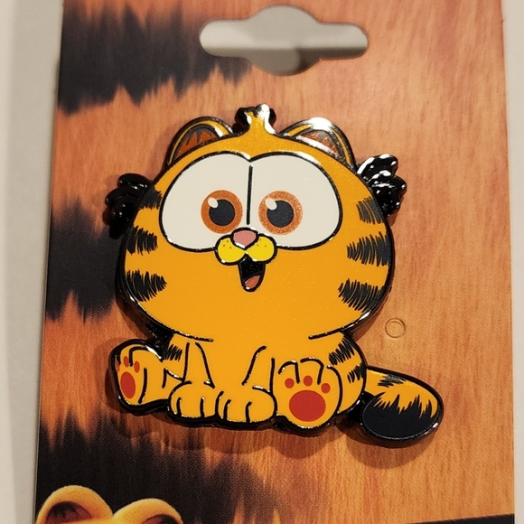 The Garfield Movie 2024 Baby Garfield Enamel Pin NEW - Picture 3 of 9